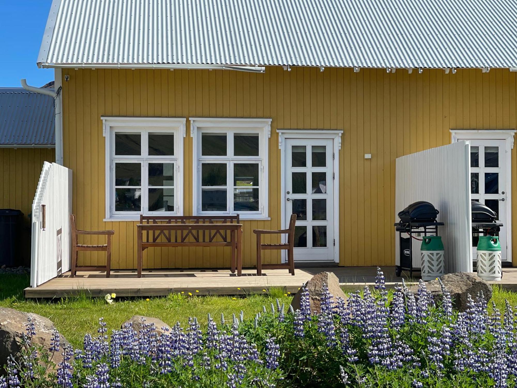 Lonsleira Apartments Сейдісфіордюр Екстер'єр фото